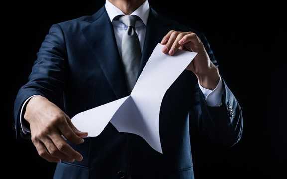 La clause de non-concurrence que vous avez signée est-elle valide? Faites tomber cette clause en consultant un avocat!