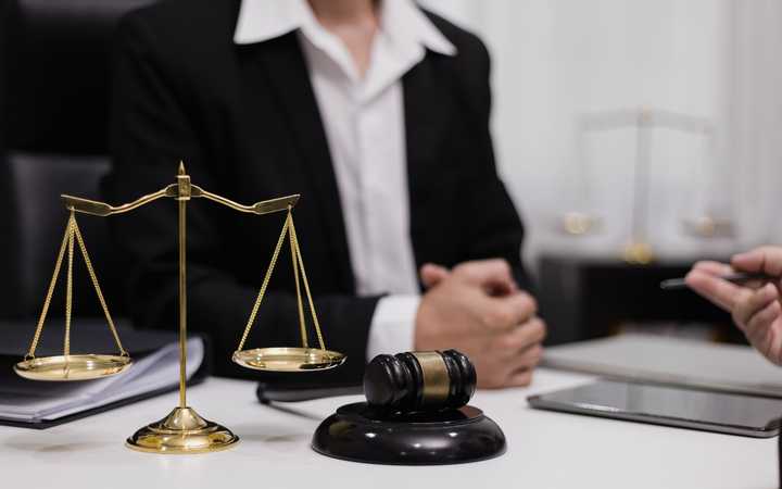 How much does a Lawyer cost in Ontario? Legal Fees and costs