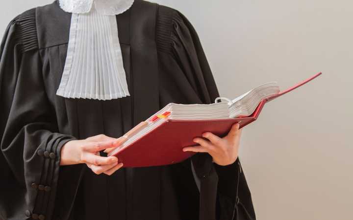 Breaking and Entering Criminal Code - Definition and Defenses