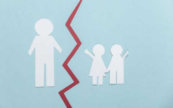 What are the consequences of losing your parental authority? How to recover it with a lawyer?