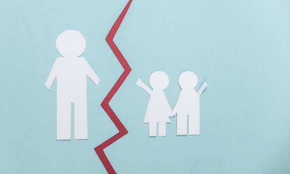 Quelles sont les conséquences de la déchéance de votre autorité parentale? Comment la récupérer avec un avocat?