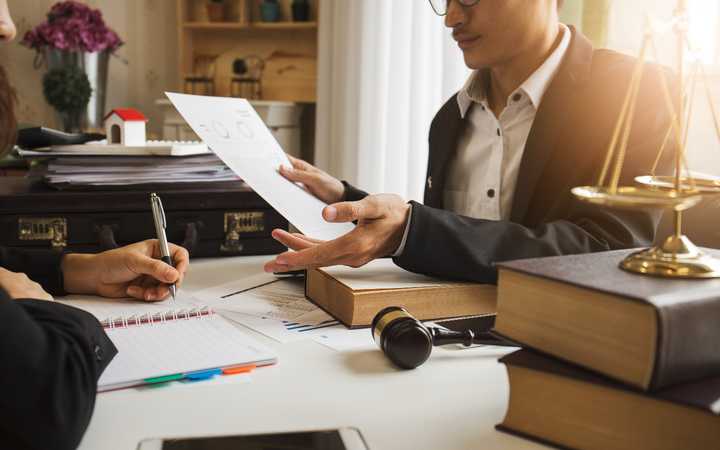 Comment destituer un liquidateur successoral? Options et recours avec un avocat!