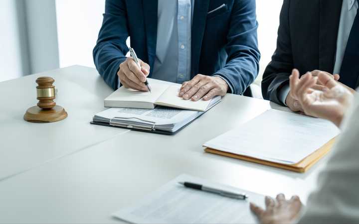 Avocat pour fraude ou évasion fiscale - Défenses et conséquences