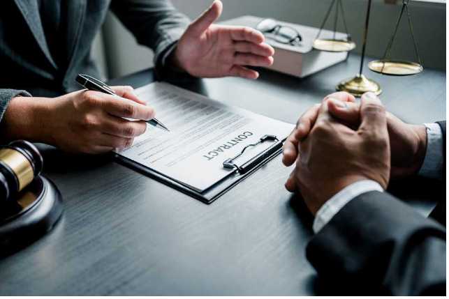 Business lawyers specializing in contracts or business disputes