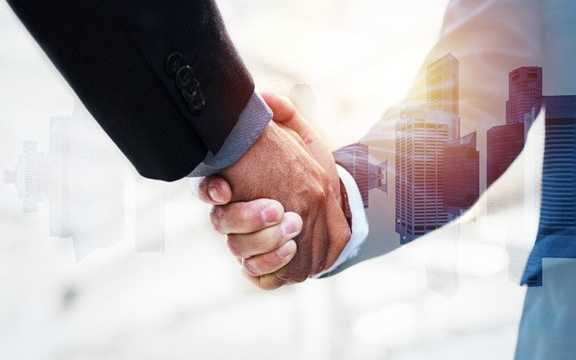 Commercial contracts: how to ensure your business will be paid? Find a business law attorney!