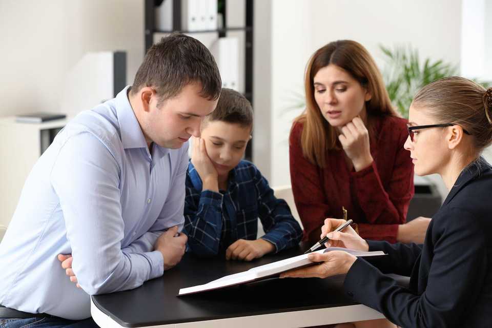 finding family law lawyer ontario