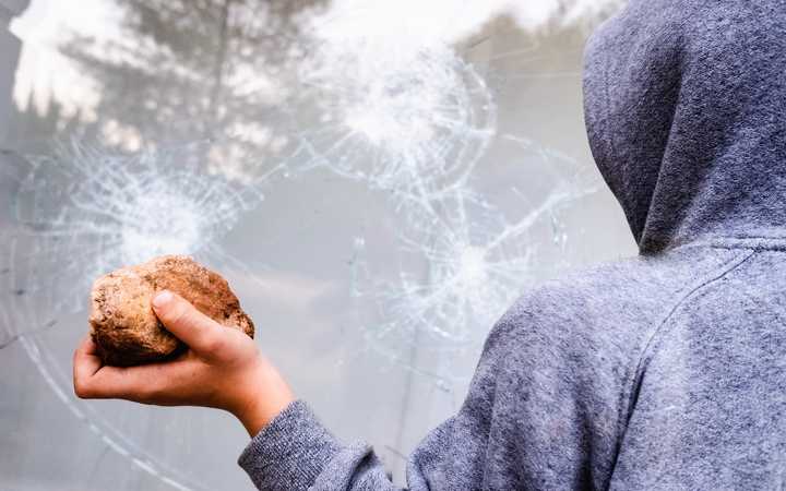 Responsabilité civile d'un mineur et ses parents: qui poursuivre?