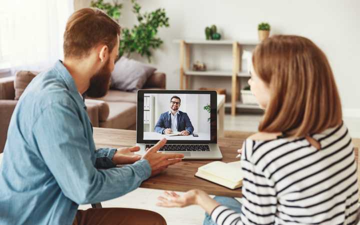 Avocat en ligne vs. Avocat local - Avantages et prix !