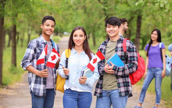 Programme de l’expérience québécoise (PEQ) : quels avantages pour les travailleurs et les étudiants étrangers?