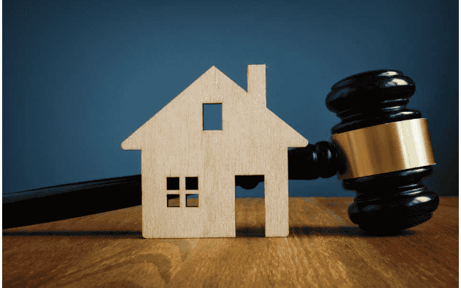 Real estate lawyer: Legal advice for your transaction, servitudes, & disputes