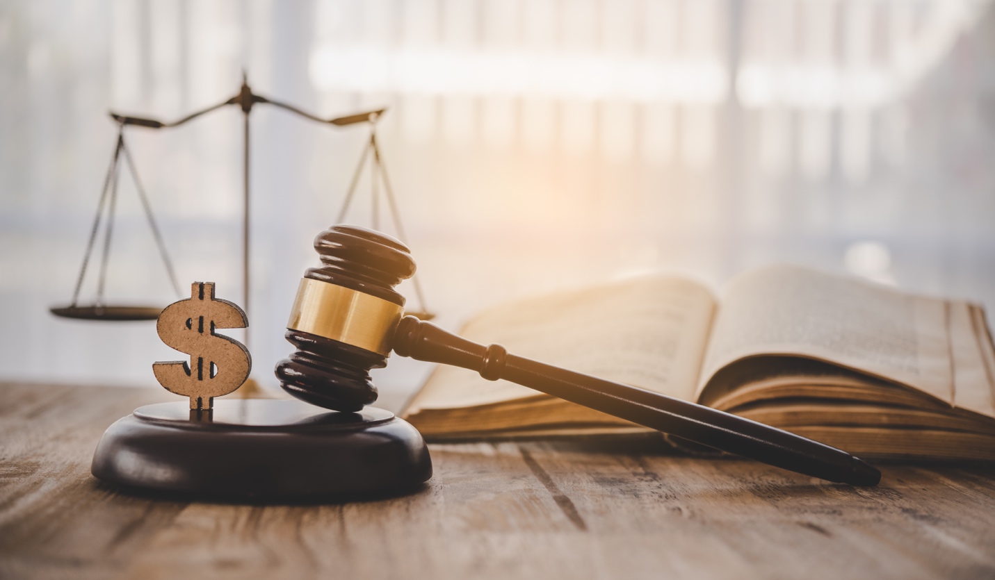 Avocat à forfait ou taux horaire? Comparaison, prix et avantages!