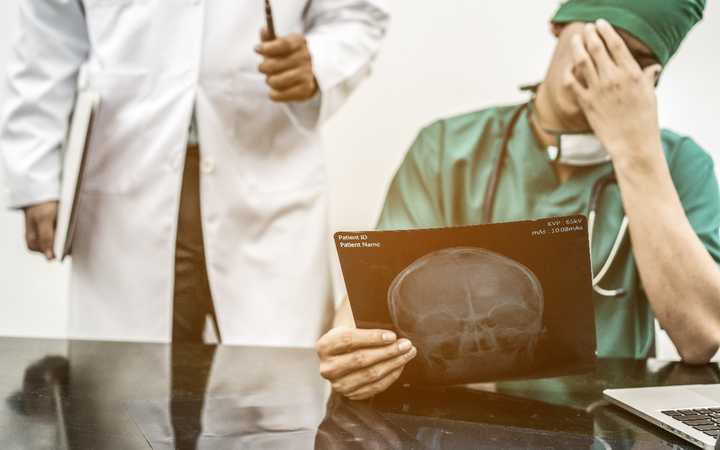 Medical Malpractice Lawyer - How to sue for a mistake?