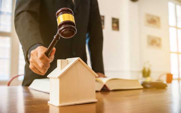 Acheteur qui se désiste : comment faire pour forcer la vente?