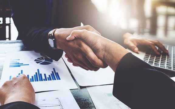 Quelles sont les principales étapes de l’achat et vente d’une entreprise? Obtenez conseils auprès d’avocats d’affaires!
